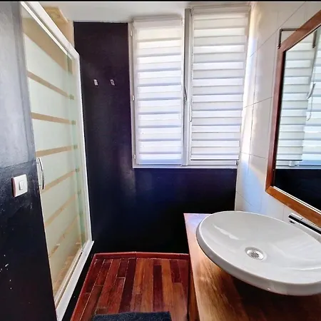 3 Bedroom 公寓